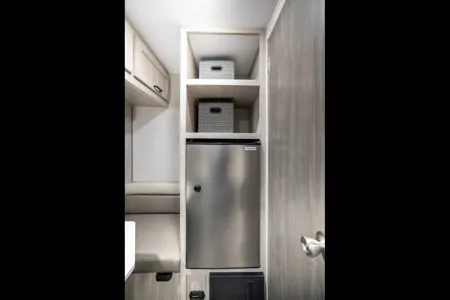 Lightweight Aurora 13RDX Sleeps 3 Easy Tow or Delivery Available