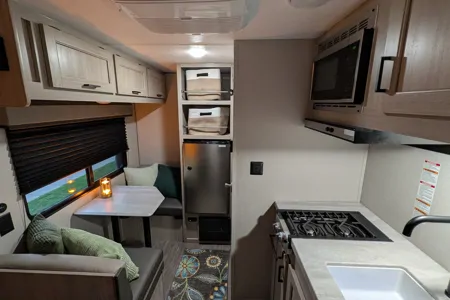 Lightweight Aurora 13RDX Sleeps 3 Easy Tow or Delivery Available