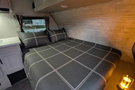 Lightweight Aurora 13RDX Sleeps 3 Easy Tow or Delivery Available