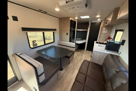Ricardo's Jayco PROWLER LYNK 2500BH Travel Trailer