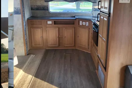 Heather's Lynx Ultra lite LE Travel Trailer