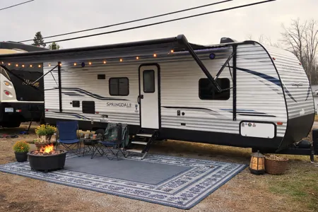 1500 friendly Keystone Springdale 27rbh Travel Trailer