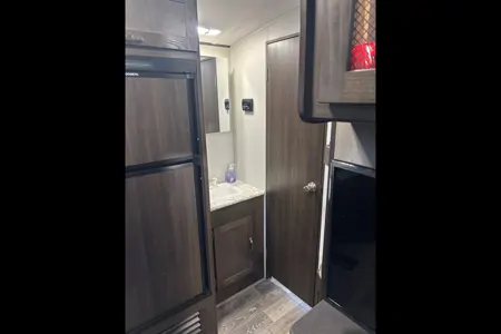 1500 friendly Keystone Springdale 27rbh Travel Trailer