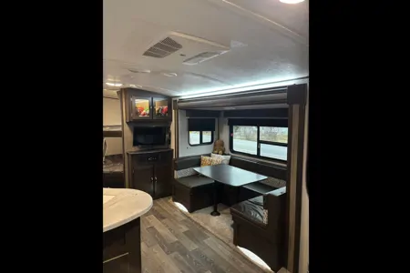 1500 friendly Keystone Springdale 27rbh Travel Trailer