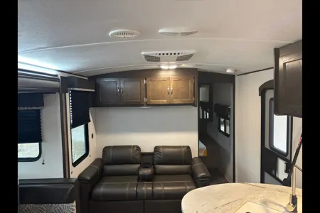 1500 friendly Keystone Springdale 27rbh Travel Trailer