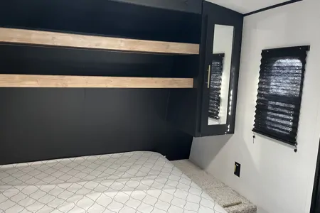 26 foot Keystone Springdale Travel Trailer for rent