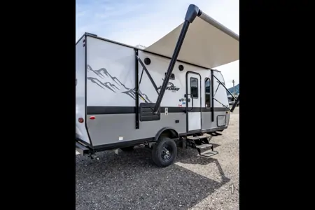 Holiday Jayco 183RB Baja Travel Trailer