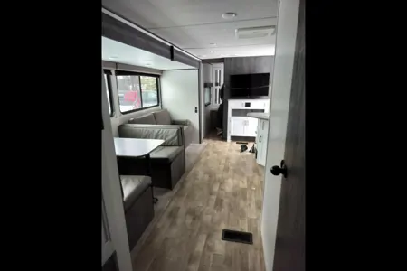 Sarah et JM  Keystone Hideout Roulotte