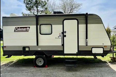The Cozy Coleman 17b