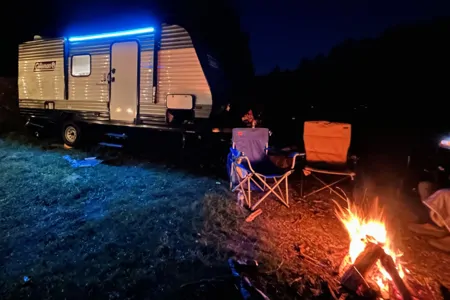 The Cozy Coleman 17b