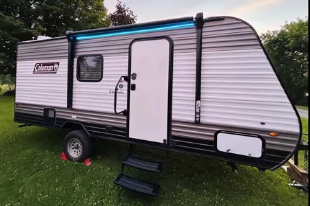 The Cozy Coleman 17b