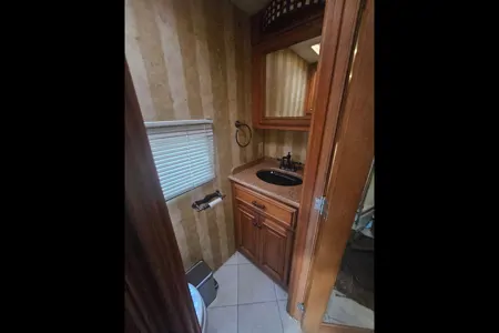 Chad's Travel Supreme 45DS Select Class A