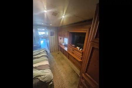 Chad's Travel Supreme 45DS Select Class A