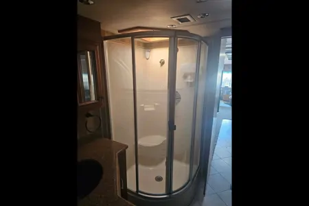 Chad's Travel Supreme 45DS Select Class A