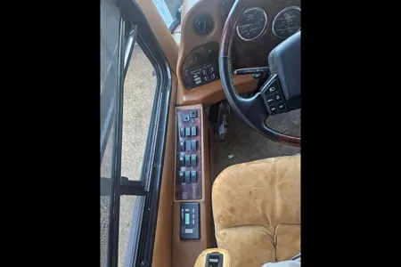 Chad's Travel Supreme 45DS Select Class A