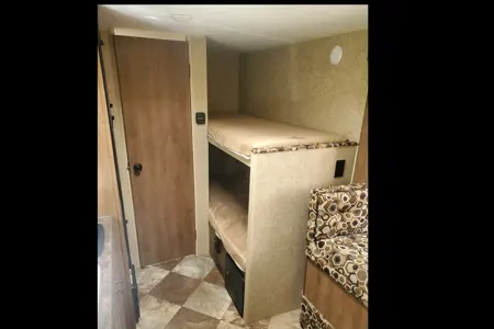 19ft Sportman Classic Travel Trailer queen and bunk beds