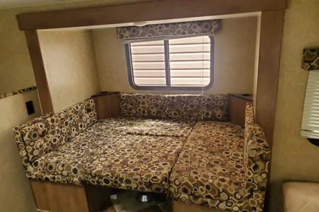 19ft Sportman Classic Travel Trailer queen and bunk beds
