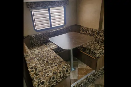 19ft Sportman Classic Travel Trailer queen and bunk beds