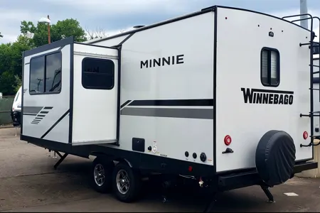"Minnie Winnie" - Couple's Retreat!