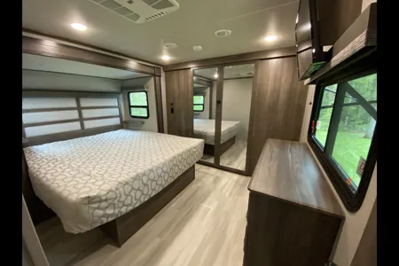 Scott's Solitude S-Class 3740BH Fifth Wheel