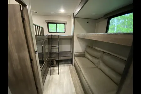 Scott's Solitude S-Class 3740BH Fifth Wheel