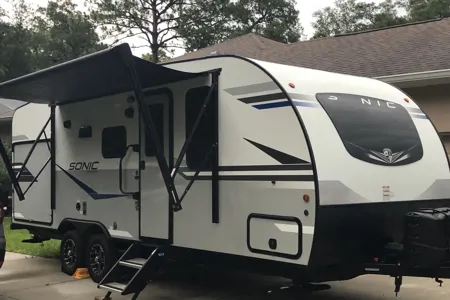 Don's Venture RV Sonic 220vrb Travel Trailer