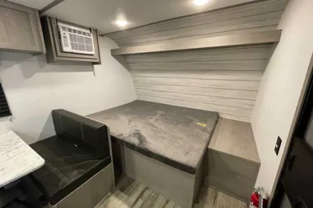 Coleman 17 B Travel Trailer