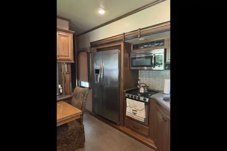 Heartland Big Country 3800FL Fifth Wheel Sleeps 6!