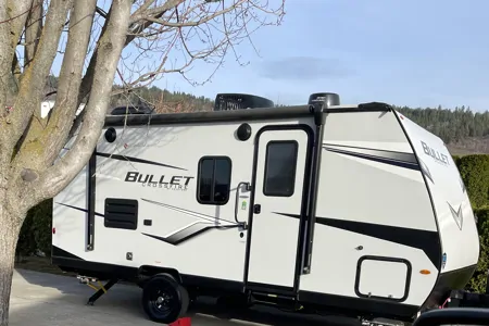 Chic Keystone Bullet Travel Trailer🍷