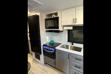 Dave’s Highland Ridge RV 20MB open range travel trailer