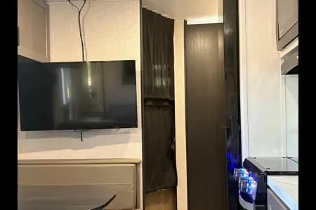 Dave’s Highland Ridge RV 20MB open range travel trailer