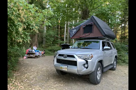 4x4 Toyota 4Runner with Roof Top Tent