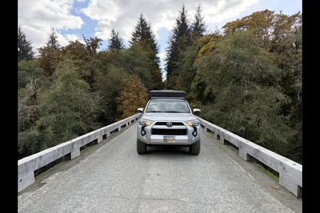 4x4 Toyota 4Runner with Roof Top Tent