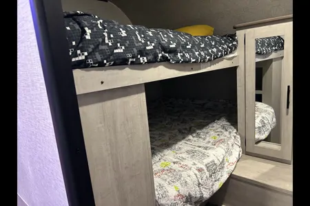 Maricela's Crossroads Zinger 320FB Travel Trailer