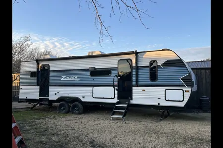 Maricela's Crossroads Zinger 320FB Travel Trailer