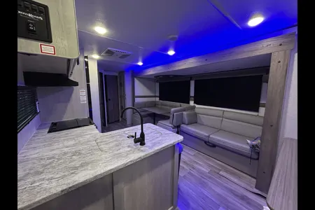 Maricela's Crossroads Zinger 320FB Travel Trailer