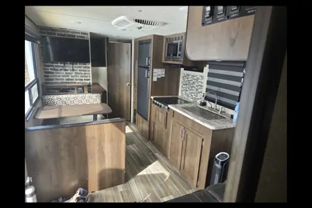 Shasta Travel Trailer / Camper / RV Rental