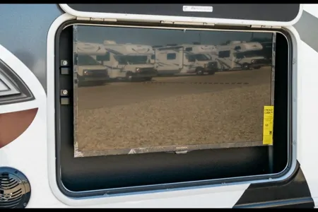 C19 *NEW* Entegra SLEEPS 8 - STARLINK WiFi Equipped -MASTER BEDROOM