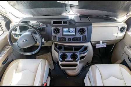 C19 *NEW* Entegra SLEEPS 8 - STARLINK WiFi Equipped -MASTER BEDROOM