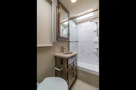 C19 *NEW* Entegra SLEEPS 8 - STARLINK WiFi Equipped -MASTER BEDROOM