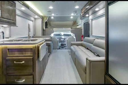 C19 *NEW* Entegra SLEEPS 8 - STARLINK WiFi Equipped -MASTER BEDROOM