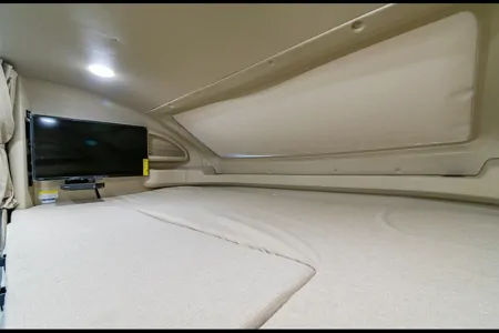 C19 *NEW* Entegra SLEEPS 8 - STARLINK WiFi Equipped -MASTER BEDROOM