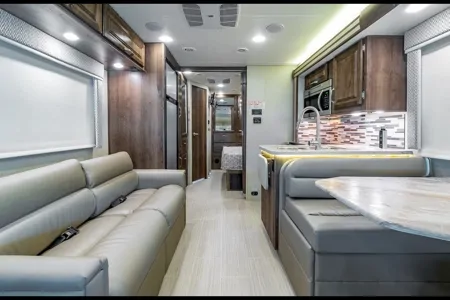 C19 *NEW* Entegra SLEEPS 8 - STARLINK WiFi Equipped -MASTER BEDROOM