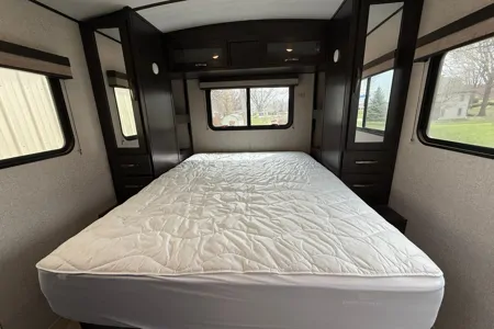 Russ's Forest River SVT272FLS Travel Trailer