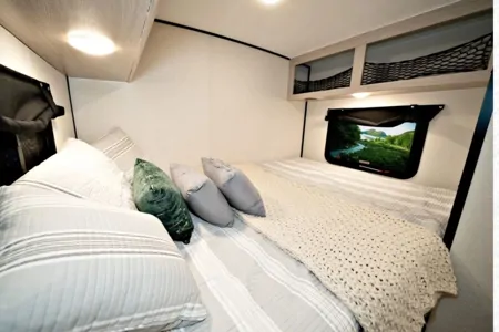 Coachmen Trailer 160022