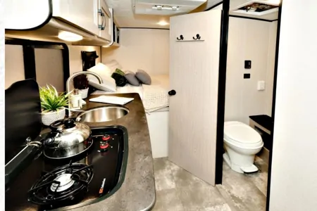 Coachmen Trailer 160022