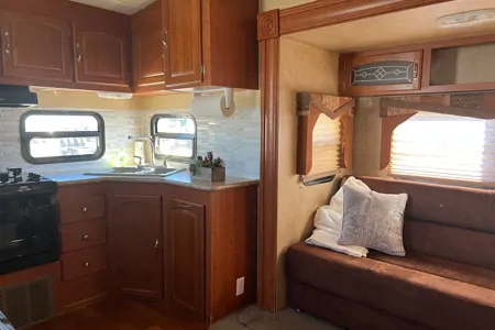 Shirley's Forest River V-Cross Fifth Wheel