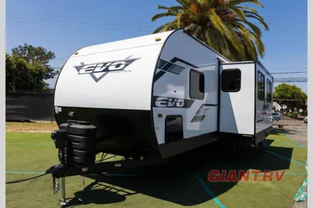 Mike's Evo CSJT2650G Travel Trailer