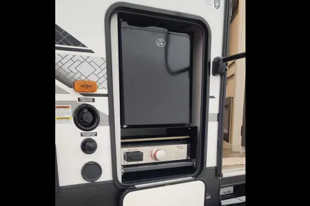 Mike's Evo CSJT2650G Travel Trailer