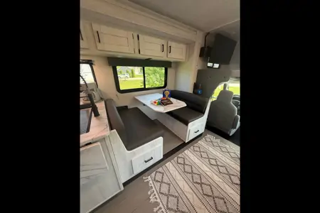 East to West Entrada Class C